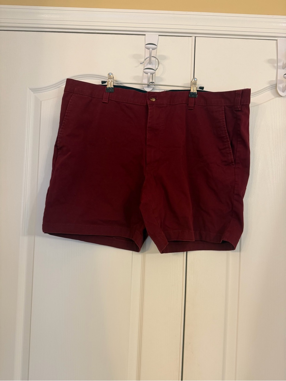 Club Room Burgundy Flat-Front Men's Shorts